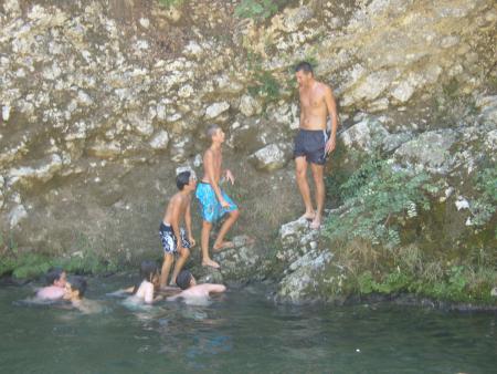 Baignade dans le Loup